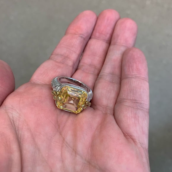 Judith Ripka SS , 18k , and yellow canary stone -6.5-6.75 size - Picture 4 of 16